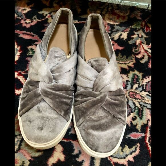 Fun velvet comfortable shoes by Kaanas size 7 - Picture 1 of 5